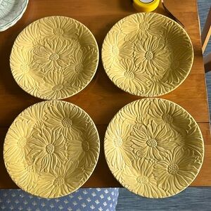 NWOT set of 4 Sunflower salad/dessert/luncheon plates
